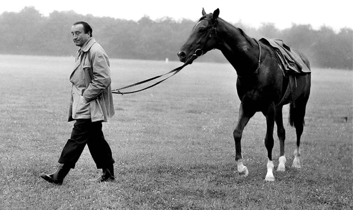François Mathet maître-entraîneur, François Mathet courses hippiques, François Mathet légende du turf, François Mathet jockeys formés, François Mathet écurie Chantilly, François Mathet et Tantième, François Mathet Prix de l’Arc de Triomphe, François Mathet Suzy Volterra, François Mathet et Aga Khan, François Mathet carrière exceptionnelle